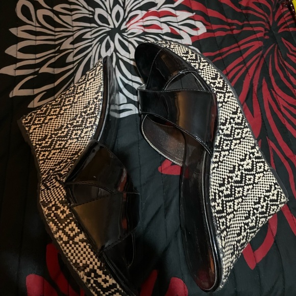 Sandals - Picture 3 of 8